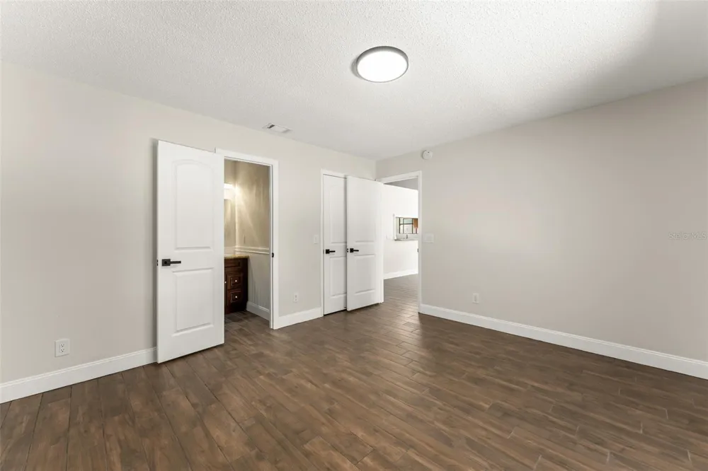 2458 LONG MEADOW WAY Orlando, FL 32817
