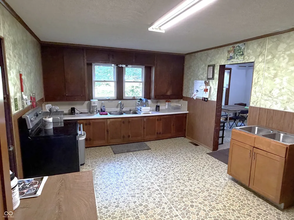 2438 500 E Crawfordsville, IN 47933