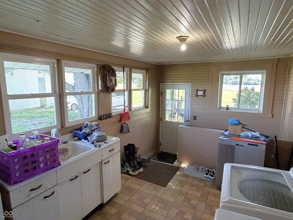 2438 500 E Crawfordsville, IN 47933