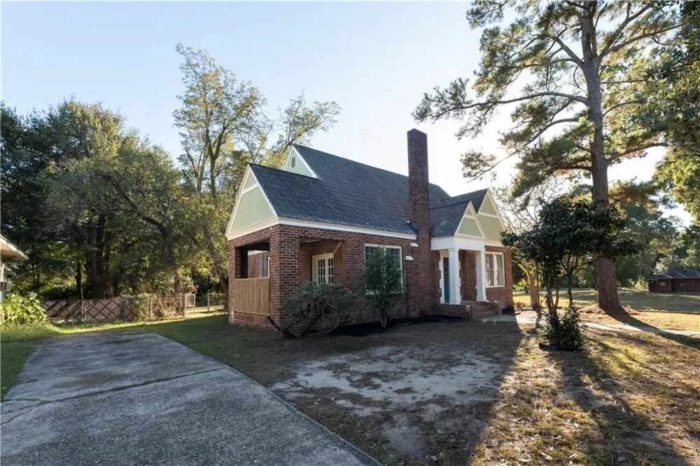 622 Whitney Avenue Albany, GA 31701