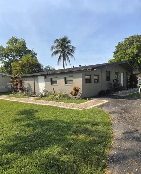 6118 Royal Palm Blvd