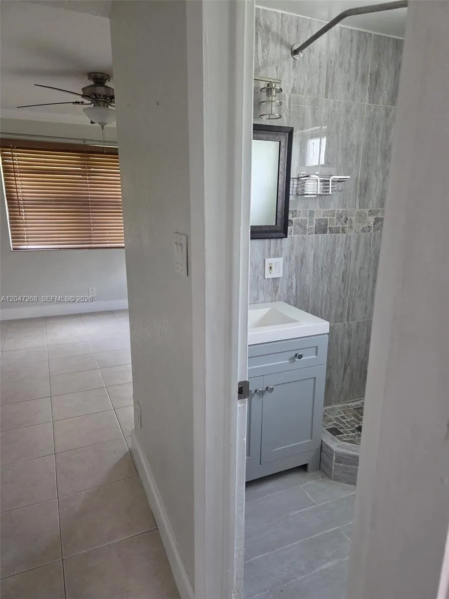 6118 Royal Palm Blvd Margate, FL 33063