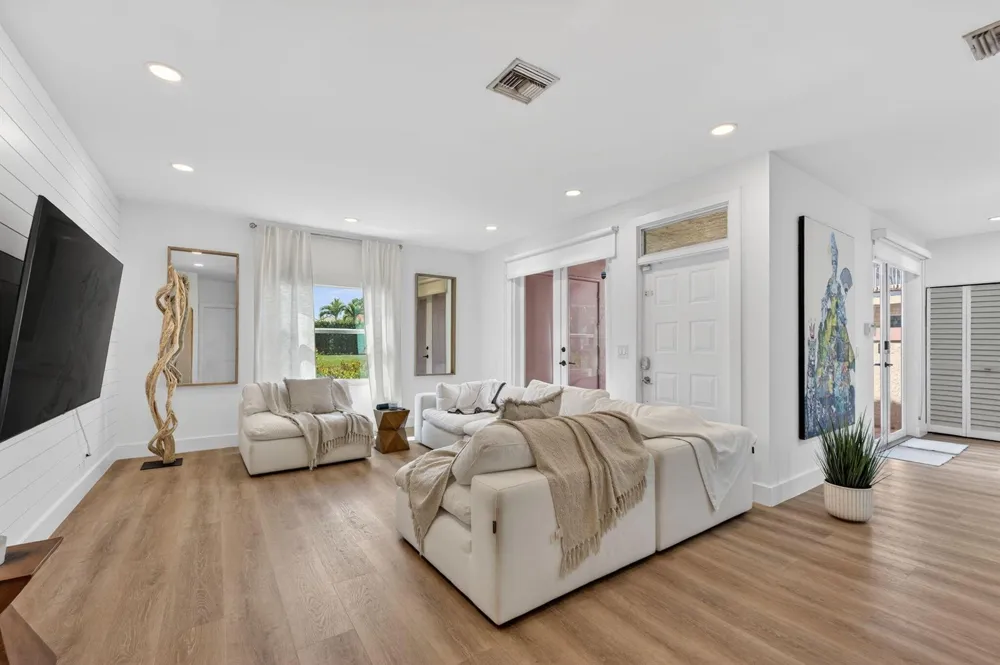 11892 Royal Palm Boulevard #11892 Coral Springs, FL 33065