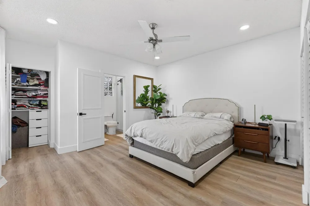 11892 Royal Palm Boulevard #11892 Coral Springs, FL 33065