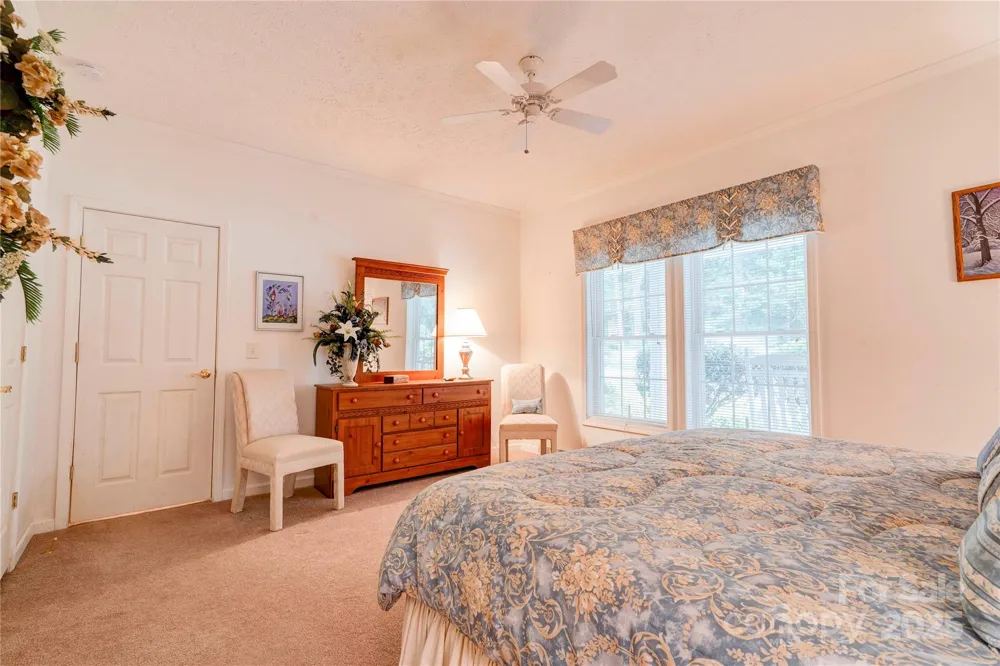 2606 Greenville Highway Flat Rock, NC 28731