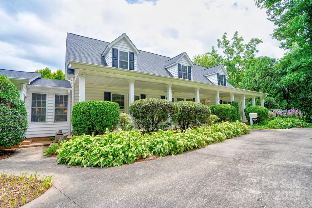 2606 Greenville Highway Flat Rock, NC 28731