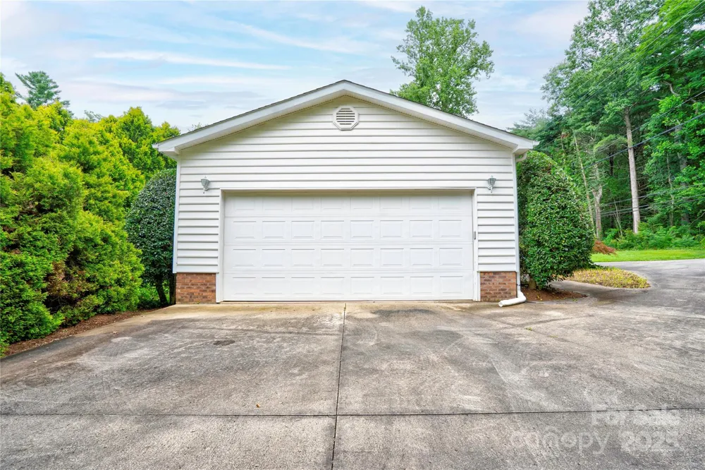 2606 Greenville Highway Flat Rock, NC 28731