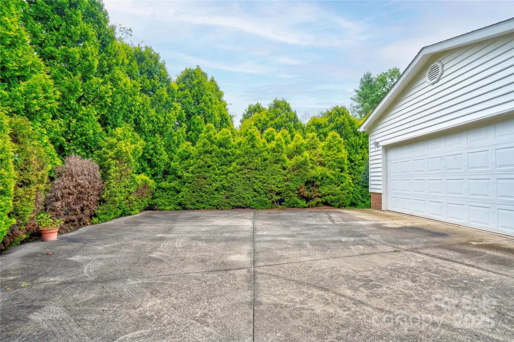 2606 Greenville Highway Flat Rock, NC 28731