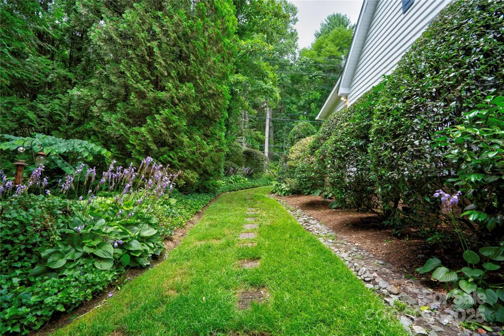 2606 Greenville Highway Flat Rock, NC 28731