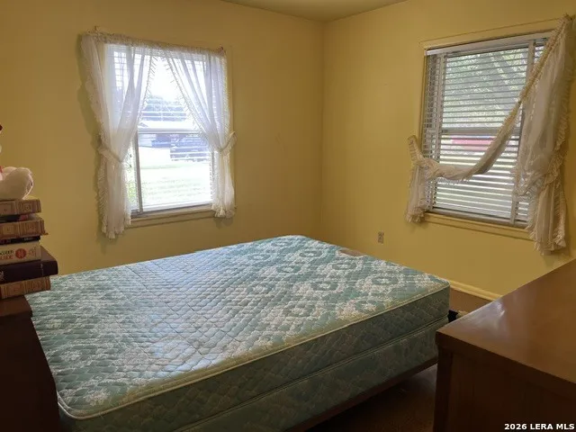 708 Sutton Pleasanton, TX 78064