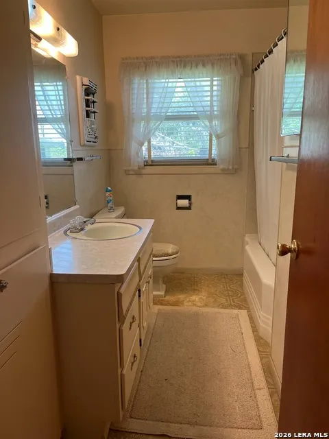 708 Sutton Pleasanton, TX 78064