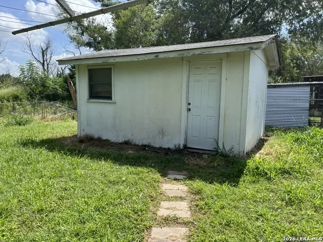 708 Sutton Pleasanton, TX 78064