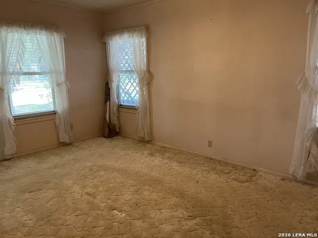 708 Sutton Pleasanton, TX 78064