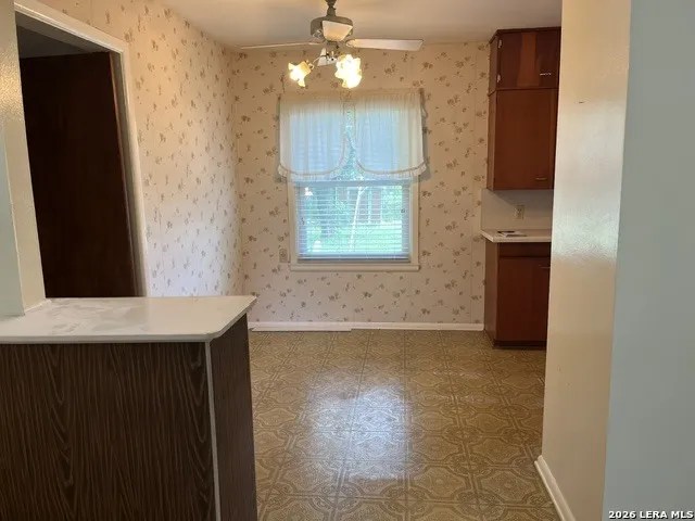 708 Sutton Pleasanton, TX 78064