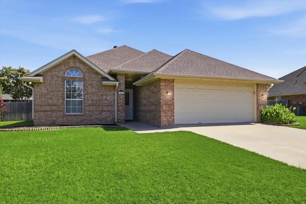 206 Mourning Dove Lane Krum, TX 76249