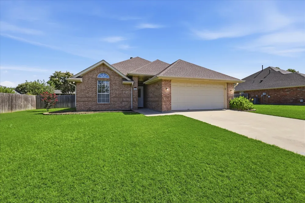 206 Mourning Dove Lane Krum, TX 76249
