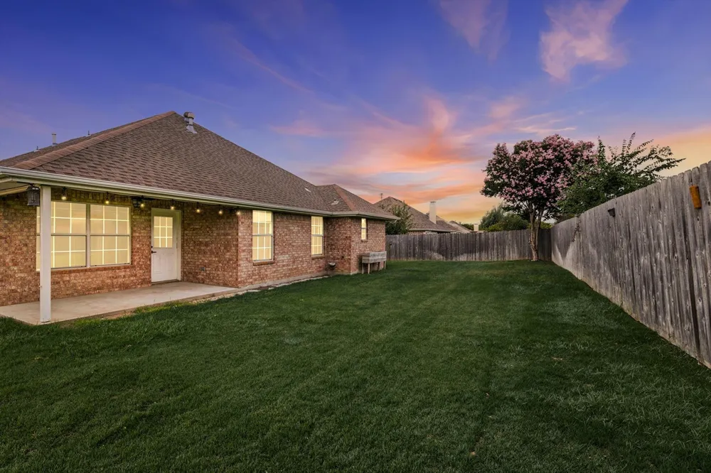 206 Mourning Dove Lane Krum, TX 76249