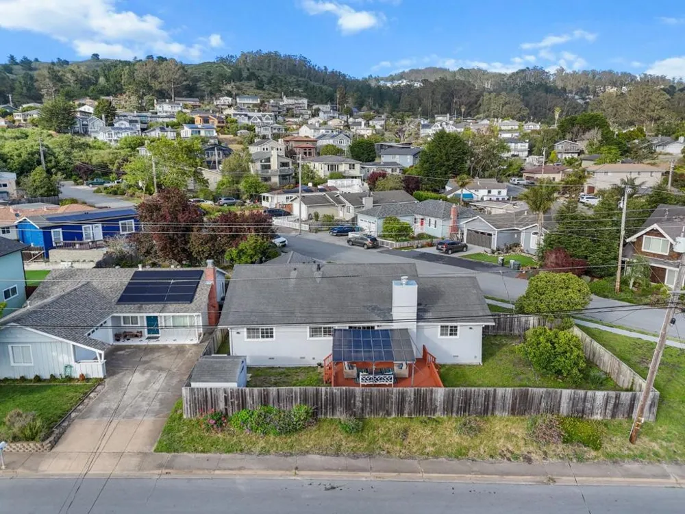 423 Montecito Avenue El Granada, CA 94018