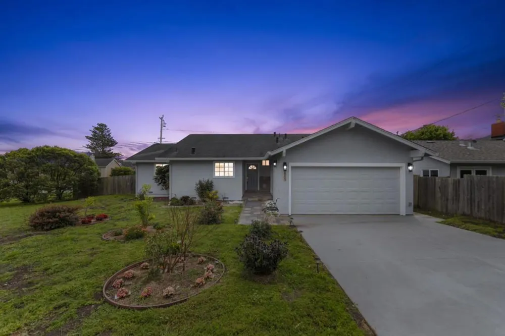 423 Montecito Avenue El Granada, CA 94018