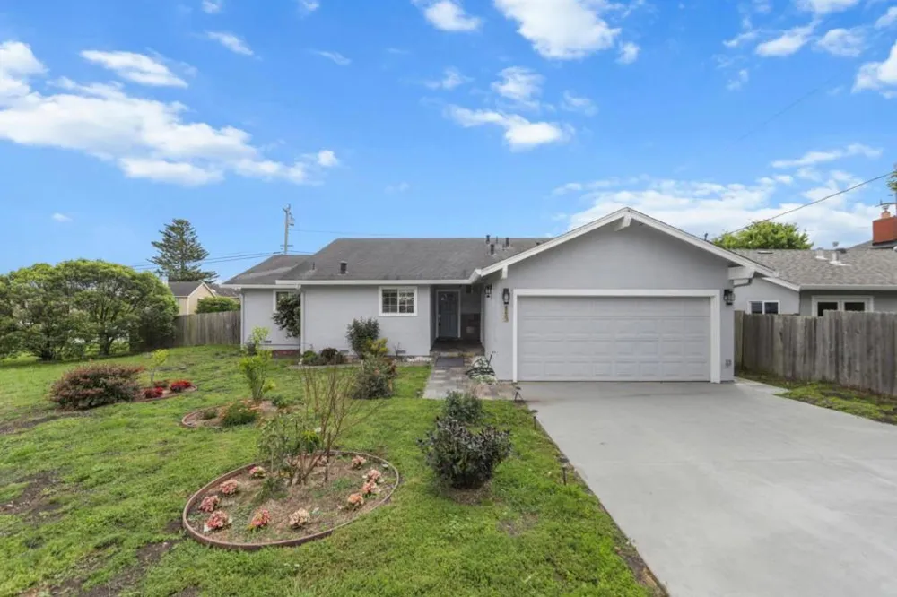 423 Montecito Avenue El Granada, CA 94018