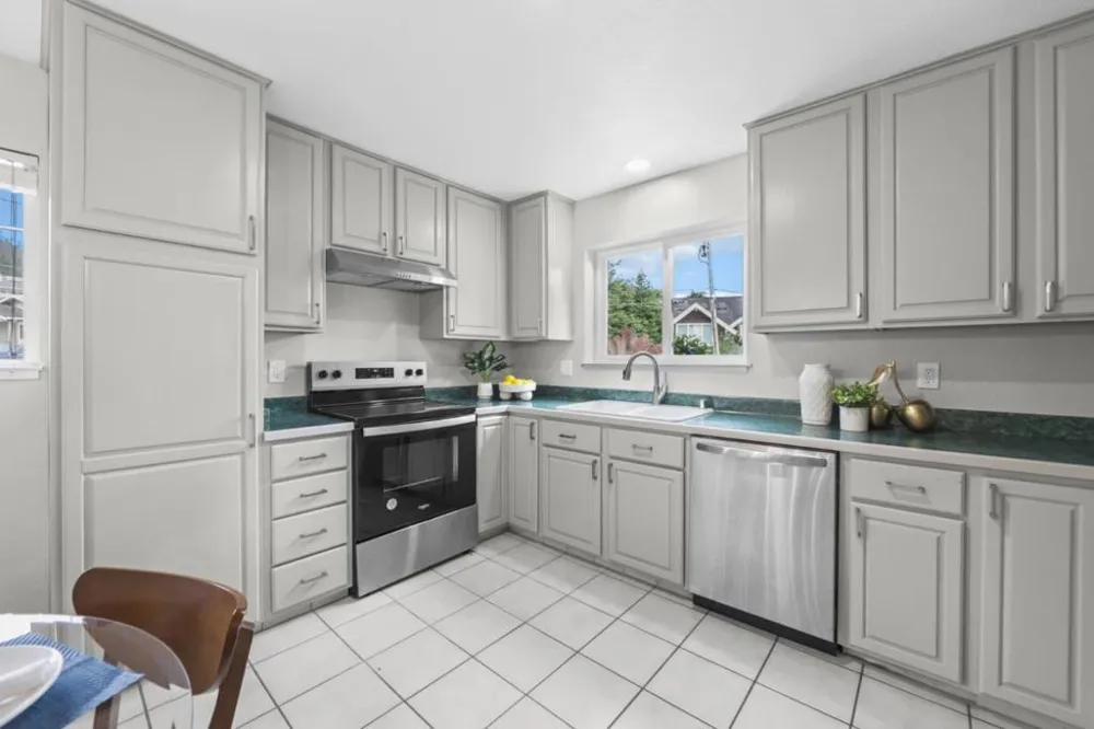 423 Montecito Avenue El Granada, CA 94018