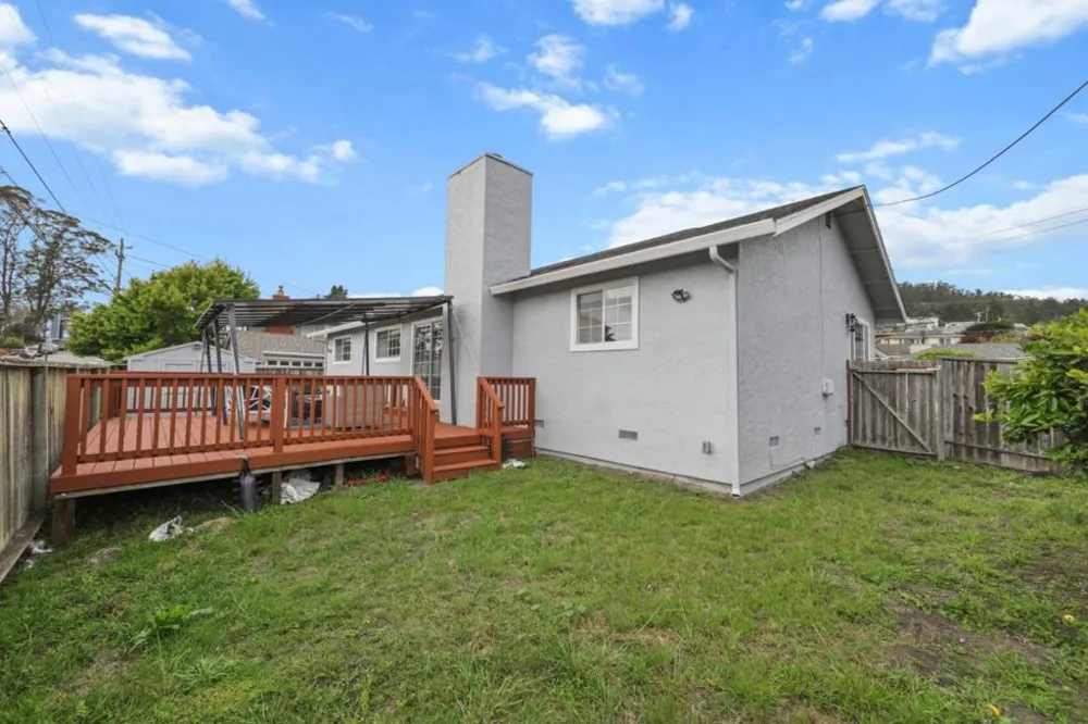 423 Montecito Avenue El Granada, CA 94018