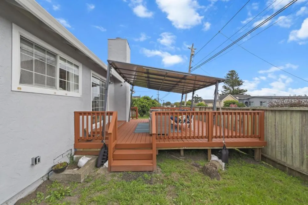 423 Montecito Avenue El Granada, CA 94018