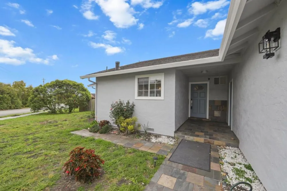 423 Montecito Avenue El Granada, CA 94018