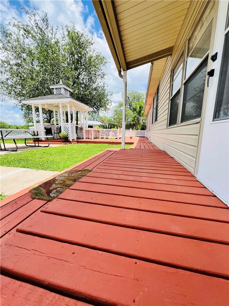 6696 Fm 1833 Robstown, TX 78380