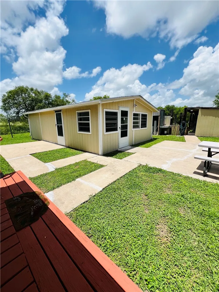 6696 Fm 1833 Robstown, TX 78380
