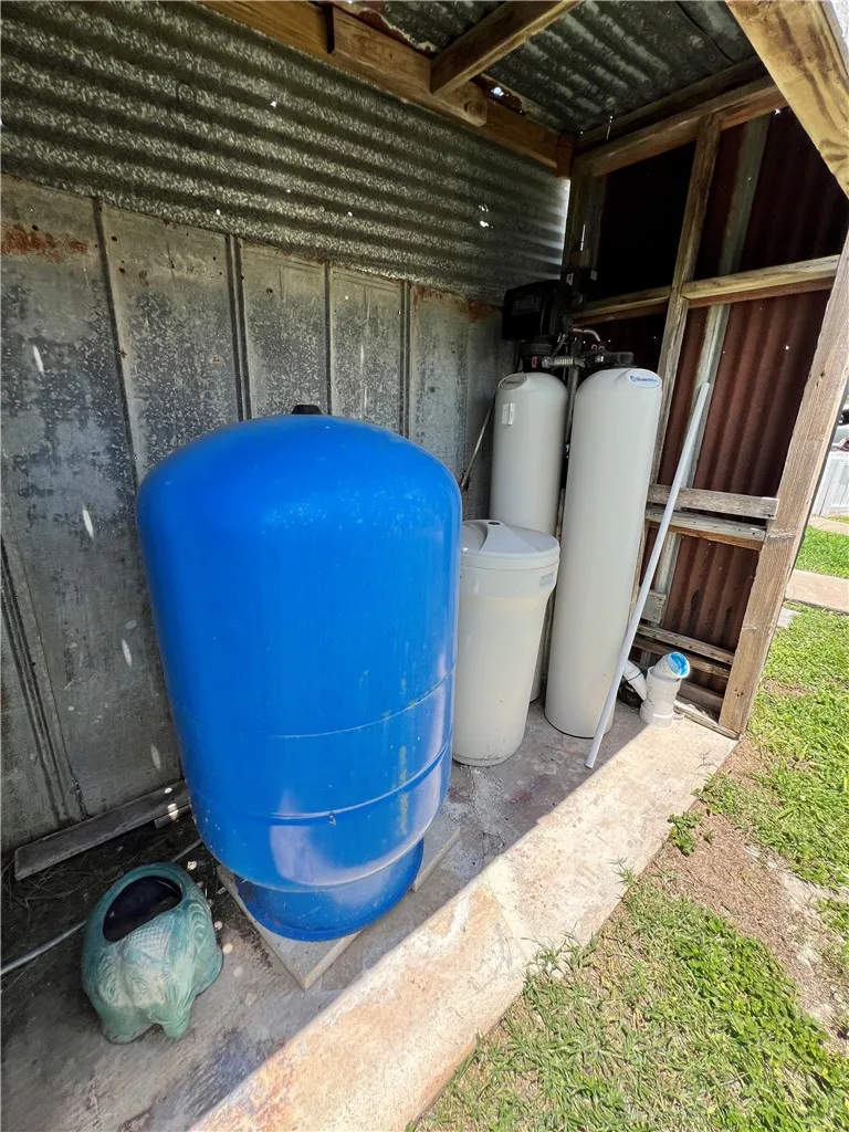 6696 Fm 1833 Robstown, TX 78380