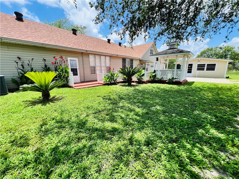 6696 Fm 1833 Robstown, TX 78380