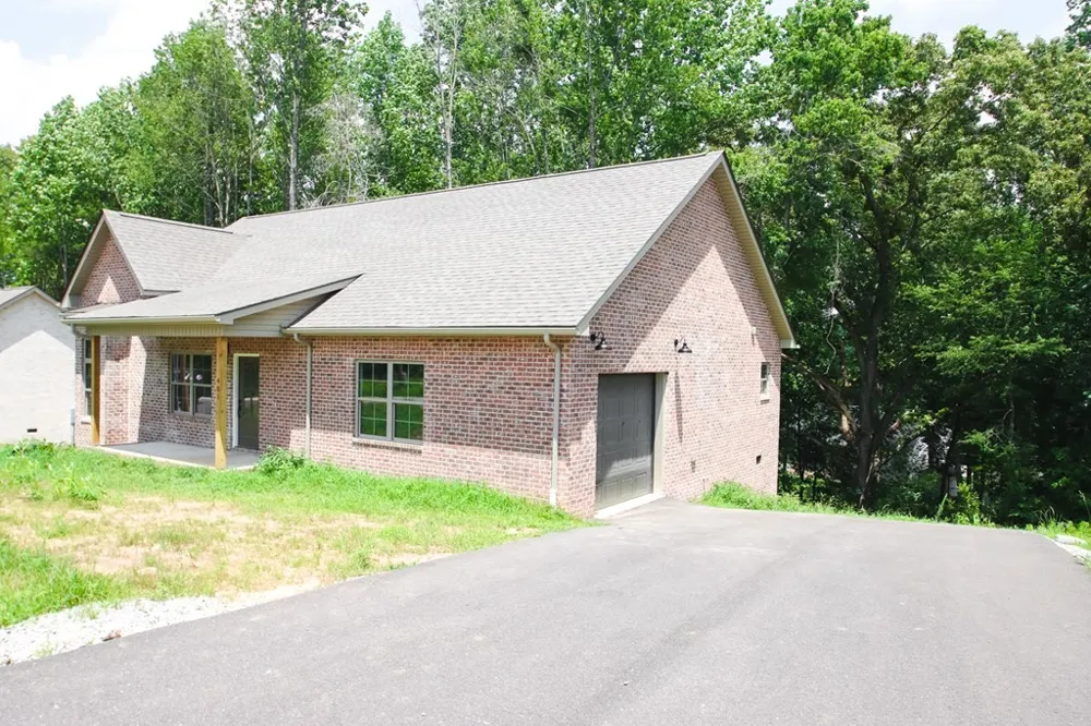 401 Crossvine Rd Sparta, TN 38583