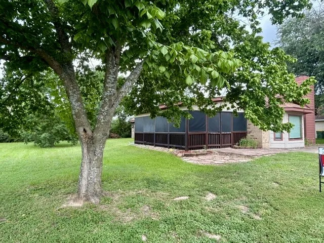 710 Cherry Drive Groesbeck, TX 76642