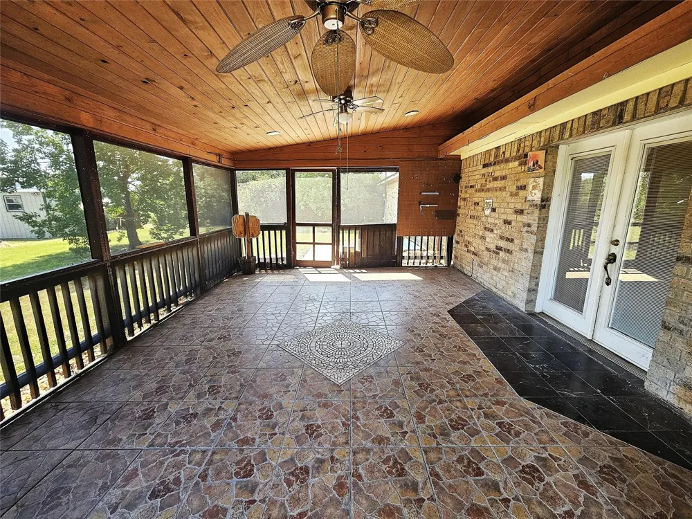 710 Cherry Drive Groesbeck, TX 76642