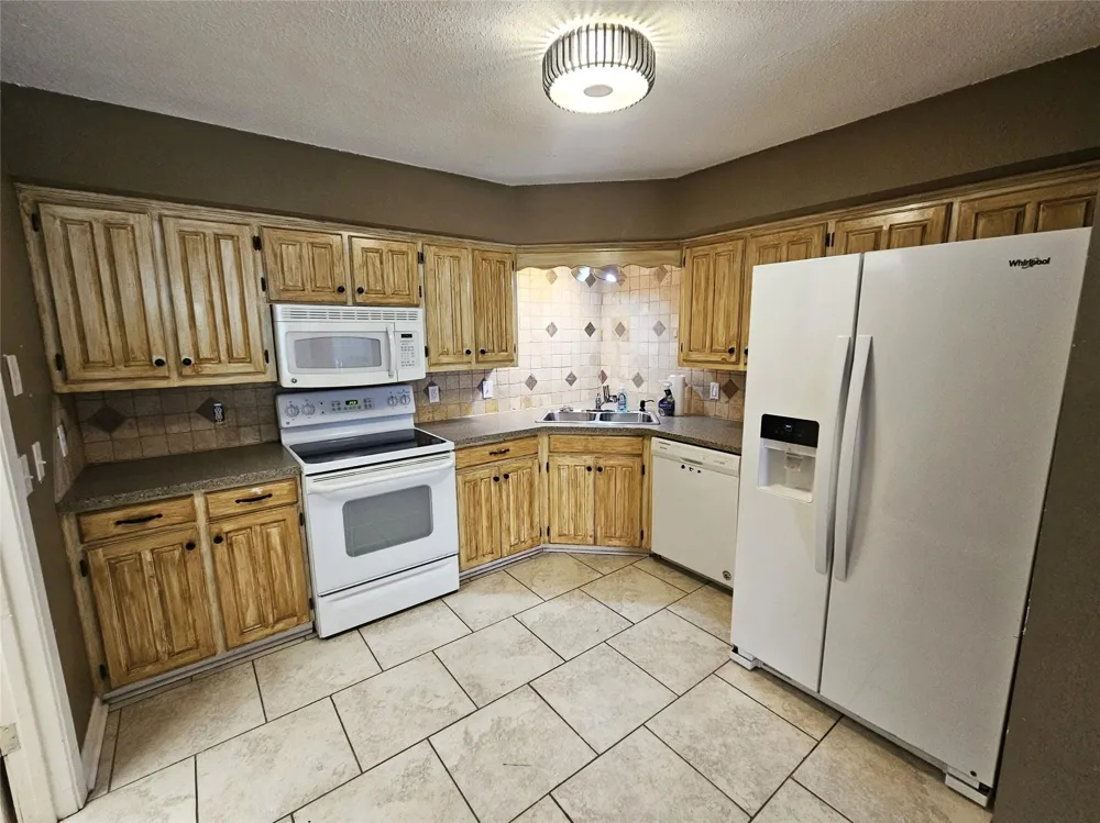 710 Cherry Drive Groesbeck, TX 76642
