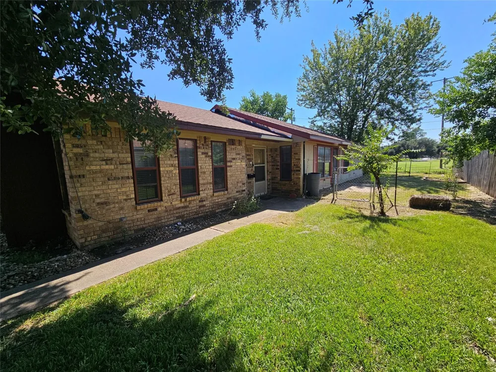 710 Cherry Drive Groesbeck, TX 76642