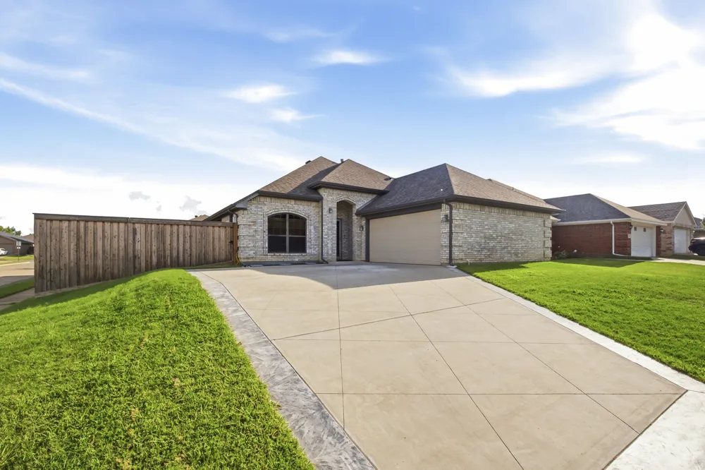 9101 Autumn Falls Drive Fort Worth, TX 76118
