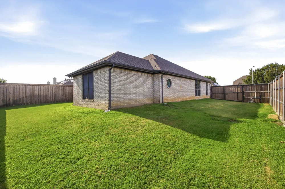 9101 Autumn Falls Drive Fort Worth, TX 76118