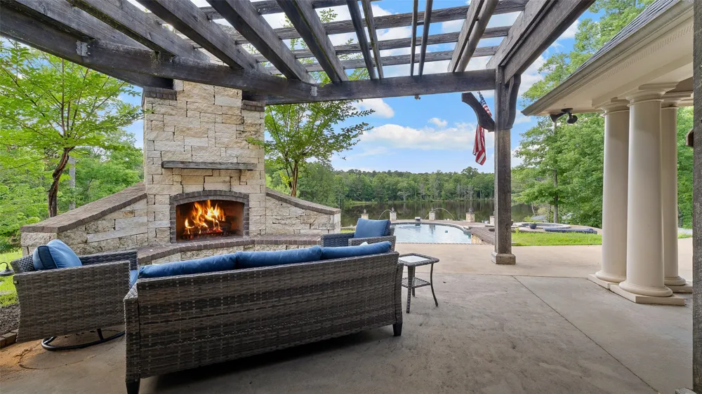 1411 County Road 4120 Atlanta, TX 75551