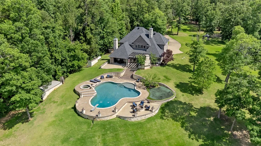 1411 County Road 4120 Atlanta, TX 75551