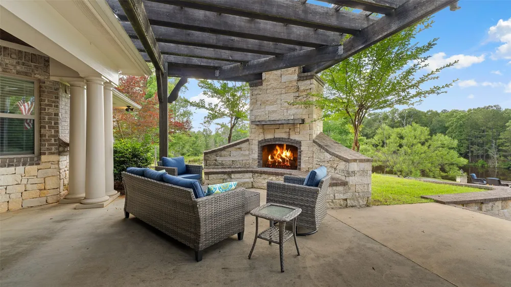 1411 County Road 4120 Atlanta, TX 75551