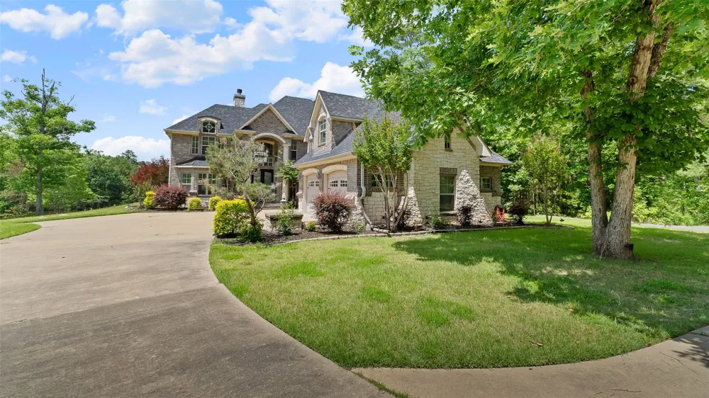 1411 County Road 4120 Atlanta, TX 75551