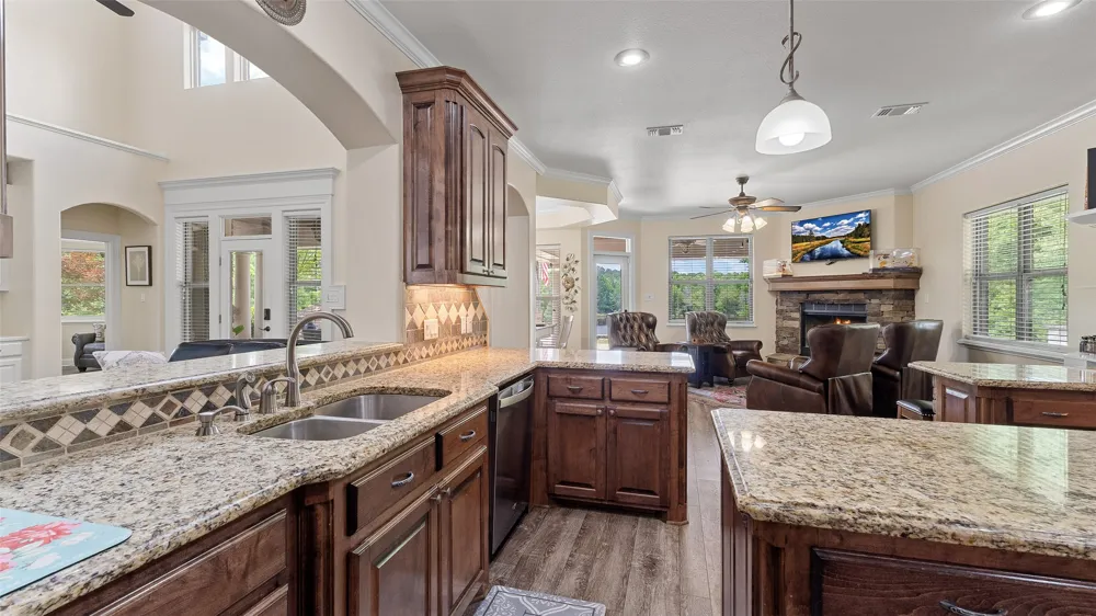 1411 County Road 4120 Atlanta, TX 75551