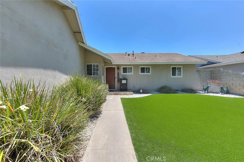 1342 W Southgate Fullerton, CA 92833
