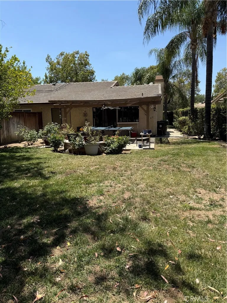 25852 Estaban Valencia, CA 91355
