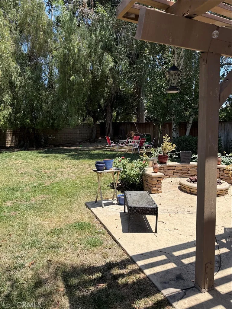 25852 Estaban Valencia, CA 91355