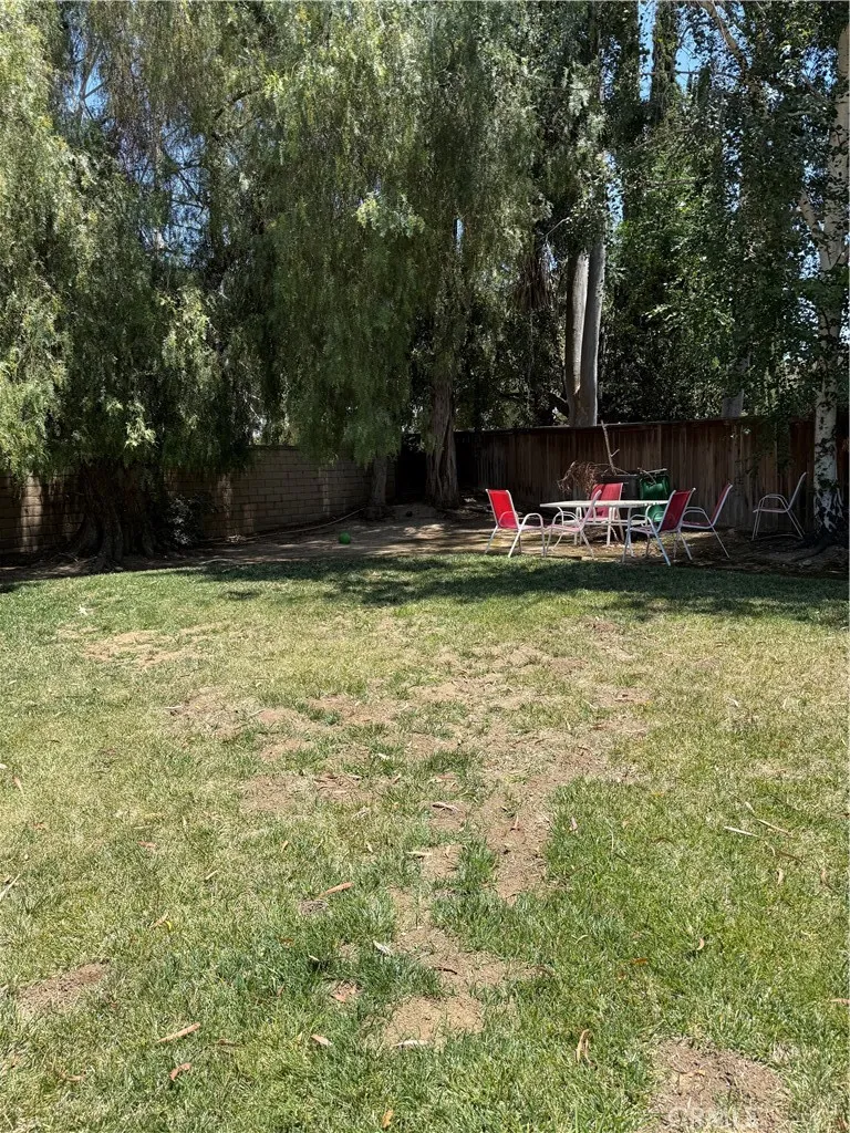 25852 Estaban Valencia, CA 91355