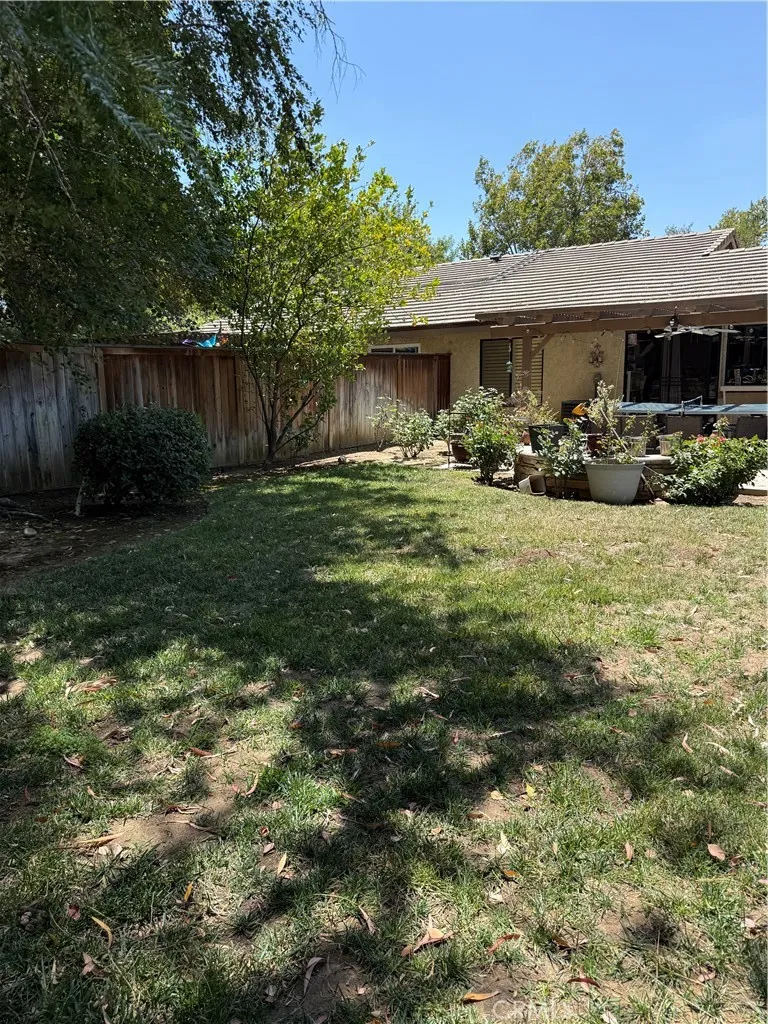 25852 Estaban Valencia, CA 91355