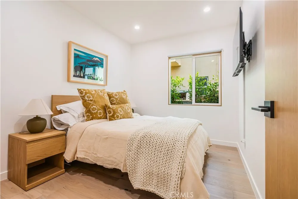 8417 Holy Cross Place Los Angeles, CA 90045